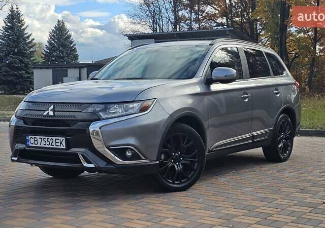 Міцубісі Аутлендер 2018 у Чернігові на Automoto.ua Сірий Міцубісі Аутлендер, об'ємом двигуна 2.36 л та пробігом 170 тис. км за 14300 $, фото 1 на Automoto.ua