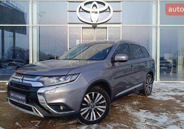 Серый Мицубиси Аутлендер, объемом двигателя 2.4 л и пробегом 83 тыс. км за 20486 $, фото 1 на Automoto.ua