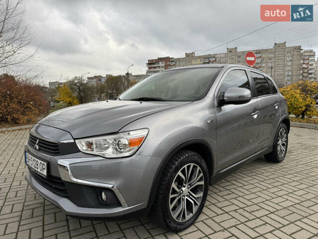 Серый Мицубиси Аутлендер, объемом двигателя 2 л и пробегом 45 тыс. км за 14000 $, фото 1 на Automoto.ua