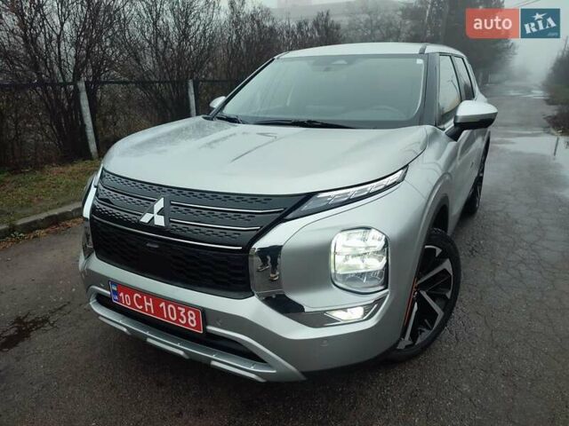 Серый Мицубиси Аутлендер, объемом двигателя 2.49 л и пробегом 54 тыс. км за 24900 $, фото 1 на Automoto.ua