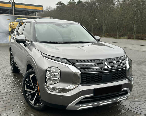 Сірий Міцубісі Аутлендер, об'ємом двигуна 2.49 л та пробігом 50 тис. км за 26500 $, фото 1 на Automoto.ua