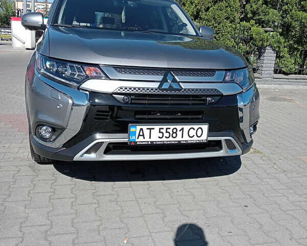 Сірий Міцубісі Аутлендер, об'ємом двигуна 2.4 л та пробігом 5 тис. км за 35000 $, фото 1 на Automoto.ua