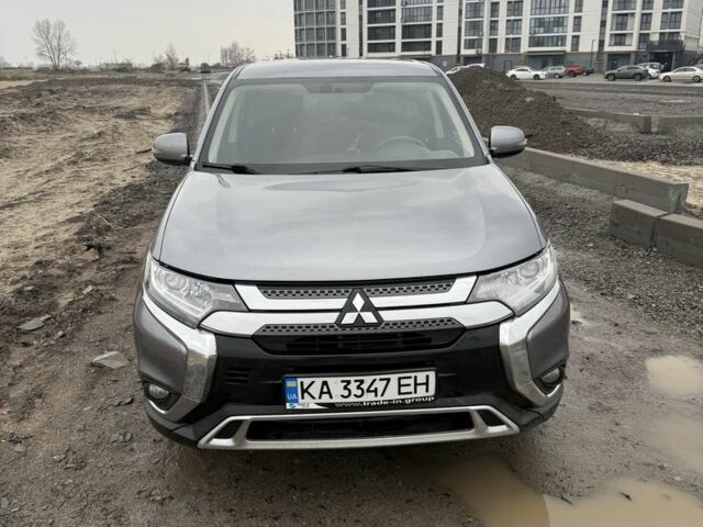 Сірий Міцубісі Аутлендер, об'ємом двигуна 2 л та пробігом 179 тис. км за 20000 $, фото 1 на Automoto.ua