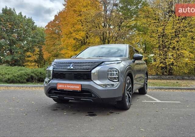 Сірий Міцубісі Аутлендер, об'ємом двигуна 2.49 л та пробігом 128 тис. км за 22700 $, фото 1 на Automoto.ua