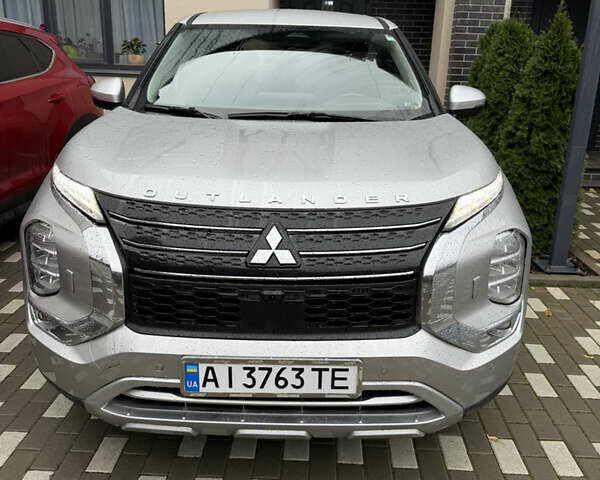 Міцубісі Аутлендер 2022 у Ирпене на Automoto.ua Сірий Міцубісі Аутлендер, об'ємом двигуна 2.49 л та пробігом 21 тис. км за 28700 $, фото 1 на Automoto.ua