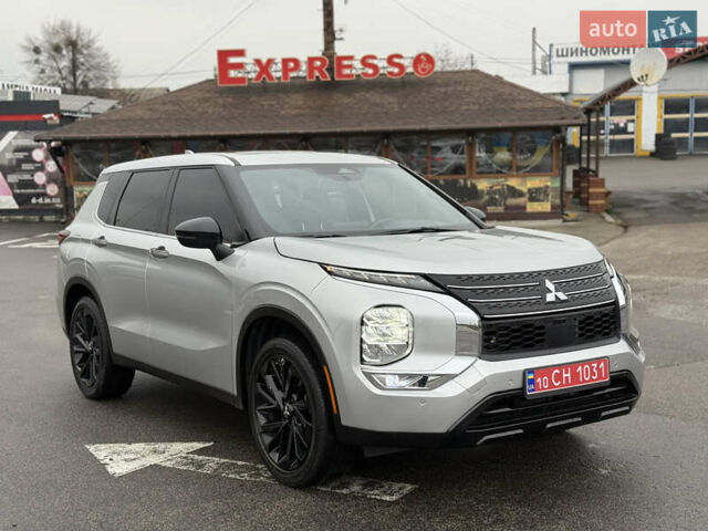 Серый Мицубиси Аутлендер, объемом двигателя 0 л и пробегом 41 тыс. км за 25000 $, фото 1 на Automoto.ua