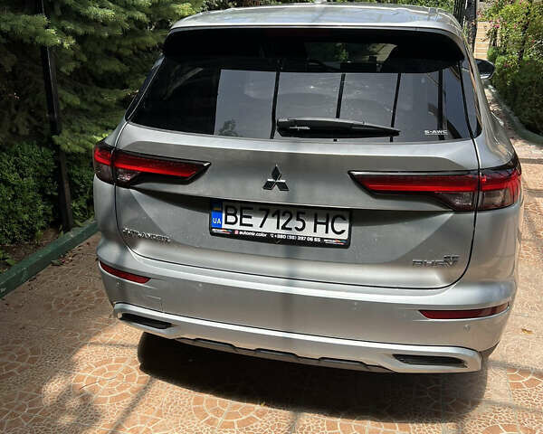 Сірий Міцубісі Аутлендер, об'ємом двигуна 2.36 л та пробігом 3 тис. км за 43000 $, фото 1 на Automoto.ua