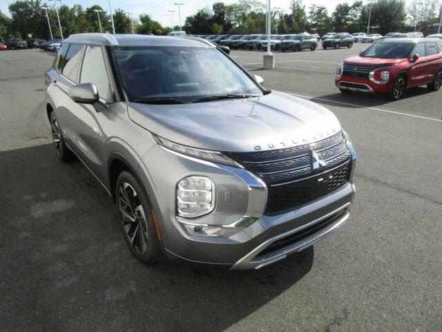 Серый Мицубиси Аутлендер, объемом двигателя 2.4 л и пробегом 19 тыс. км за 13850 $, фото 1 на Automoto.ua