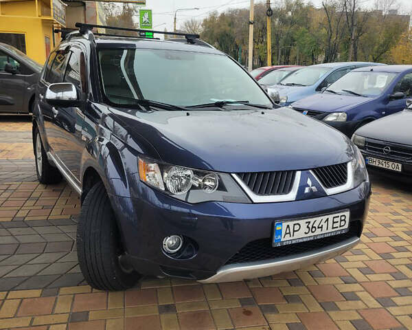 Синий Мицубиси Аутлендер, объемом двигателя 3 л и пробегом 270 тыс. км за 7900 $, фото 1 на Automoto.ua