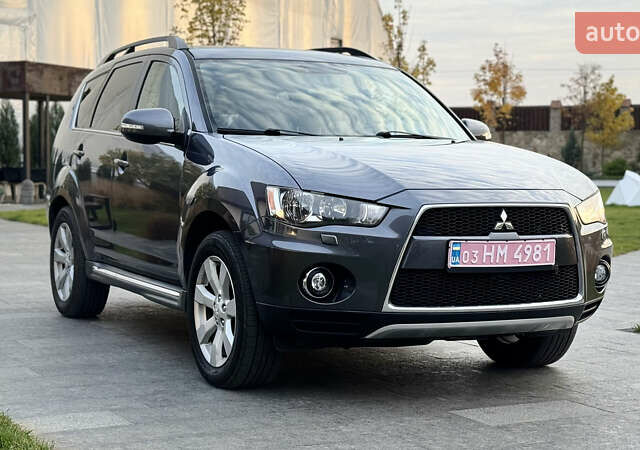 Синій Міцубісі Аутлендер, об'ємом двигуна 2.2 л та пробігом 270 тис. км за 10888 $, фото 1 на Automoto.ua
