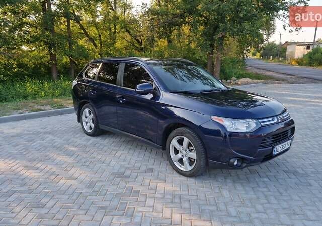 Синій Міцубісі Аутлендер, об'ємом двигуна 3 л та пробігом 214 тис. км за 10500 $, фото 1 на Automoto.ua