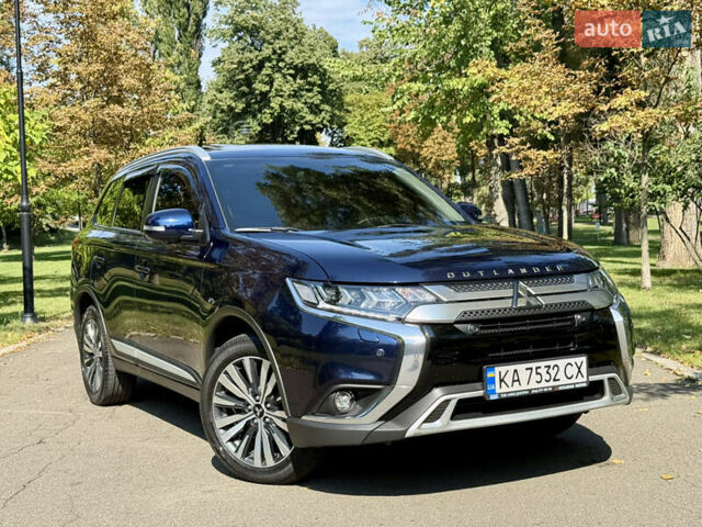 Міцубісі Аутлендер 2021 у Києві на Automoto.ua Синій Міцубісі Аутлендер, об'ємом двигуна 2.36 л та пробігом 70 тис. км за 24000 $, фото 1 на Automoto.ua
