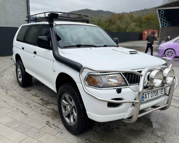 Белый Мицубиси Паджеро Спорт, объемом двигателя 2.5 л и пробегом 168 тыс. км за 8900 $, фото 1 на Automoto.ua