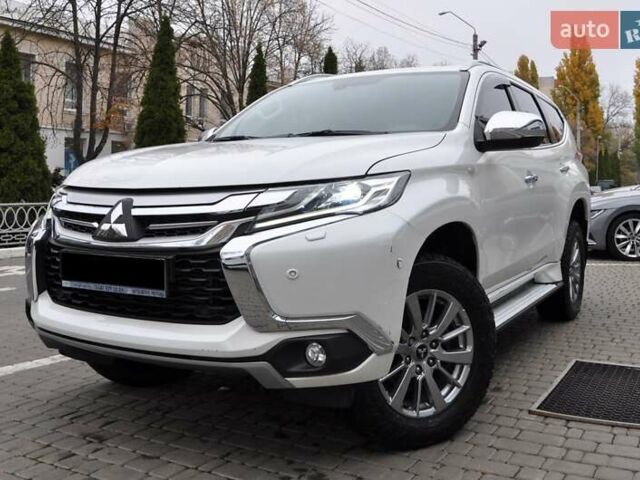 Белый Мицубиси Паджеро Спорт, объемом двигателя 2.44 л и пробегом 38 тыс. км за 26400 $, фото 1 на Automoto.ua