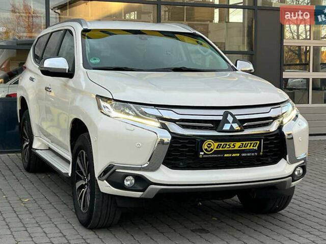 Білий Міцубісі Паджеро Спорт, об'ємом двигуна 2.44 л та пробігом 206 тис. км за 22000 $, фото 1 на Automoto.ua