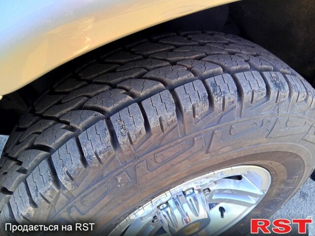 Бежевый Мицубиси Паджеро Спорт, объемом двигателя 3 л и пробегом 237 тыс. км за 8800 $, фото 1 на Automoto.ua