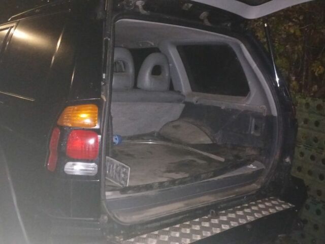 Чорний Міцубісі Паджеро Спорт, об'ємом двигуна 3 л та пробігом 300 тис. км за 3000 $, фото 1 на Automoto.ua