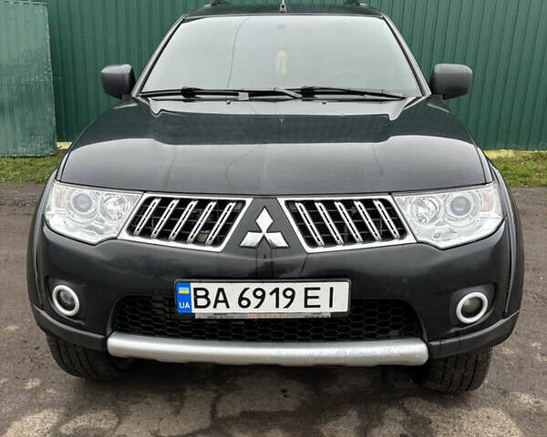 Черный Мицубиси Паджеро Спорт, объемом двигателя 2.5 л и пробегом 316 тыс. км за 10400 $, фото 1 на Automoto.ua