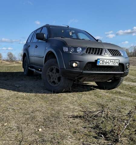 Черный Мицубиси Паджеро Спорт, объемом двигателя 2.5 л и пробегом 496 тыс. км за 12000 $, фото 1 на Automoto.ua