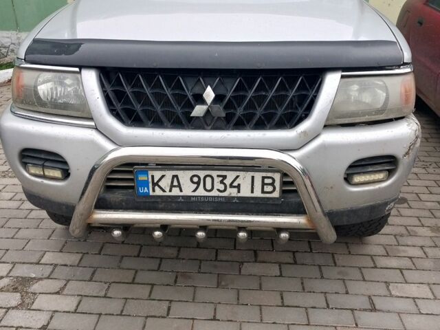 Серый Мицубиси Паджеро Спорт, объемом двигателя 3.5 л и пробегом 200 тыс. км за 5000 $, фото 1 на Automoto.ua