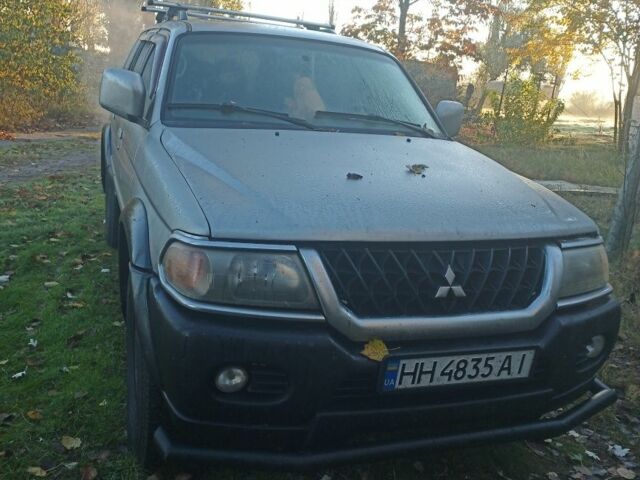 Серый Мицубиси Паджеро Спорт, объемом двигателя 3 л и пробегом 380 тыс. км за 6000 $, фото 1 на Automoto.ua