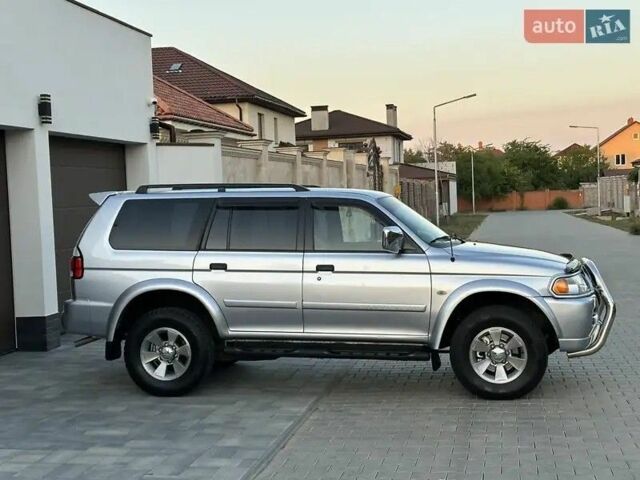 Сірий Міцубісі Паджеро Спорт, об'ємом двигуна 3 л та пробігом 241 тис. км за 9500 $, фото 1 на Automoto.ua