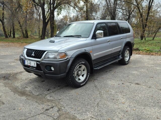 Серый Мицубиси Паджеро Спорт, объемом двигателя 2.5 л и пробегом 250 тыс. км за 4724 $, фото 1 на Automoto.ua
