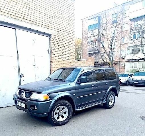 Серый Мицубиси Паджеро Спорт, объемом двигателя 3 л и пробегом 3 тыс. км за 6600 $, фото 1 на Automoto.ua