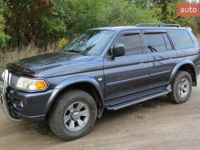 Сірий Міцубісі Паджеро Спорт, об'ємом двигуна 2.97 л та пробігом 220 тис. км за 10500 $, фото 1 на Automoto.ua