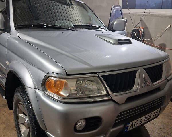 Сірий Міцубісі Паджеро Спорт, об'ємом двигуна 2.5 л та пробігом 260 тис. км за 10500 $, фото 1 на Automoto.ua