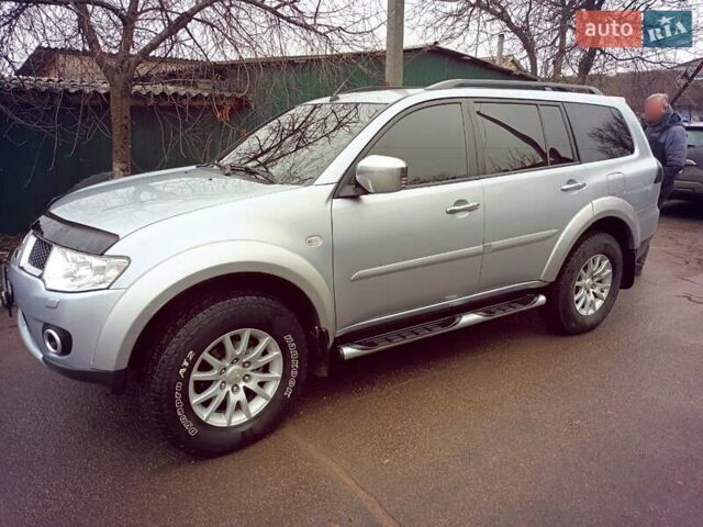 Серый Мицубиси Паджеро Спорт, объемом двигателя 2.5 л и пробегом 253 тыс. км за 12000 $, фото 1 на Automoto.ua
