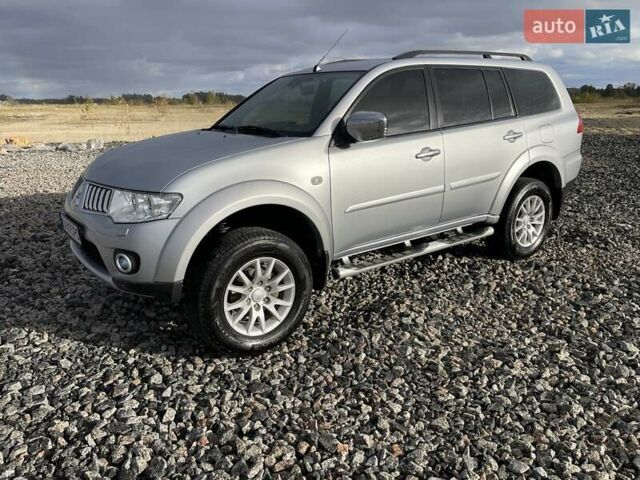 Мицубиси Паджеро Спорт 2010 в Киеве на Automoto.ua Серый Мицубиси Паджеро Спорт, объемом двигателя 2.5 л и пробегом 176 тыс. км за 14000 $, фото 1 на Automoto.ua