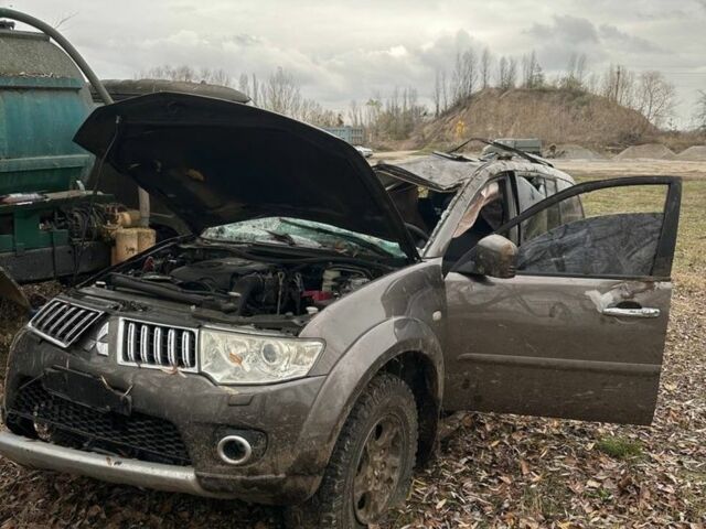 Сірий Міцубісі Паджеро Спорт, об'ємом двигуна 2.5 л та пробігом 160 тис. км за 5500 $, фото 1 на Automoto.ua
