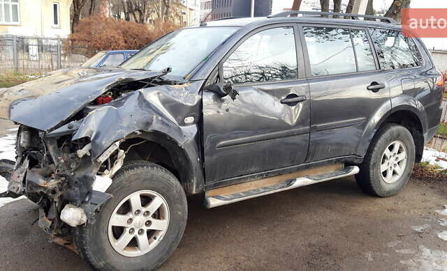 Сірий Міцубісі Паджеро Спорт, об'ємом двигуна 2.5 л та пробігом 38 тис. км за 8500 $, фото 1 на Automoto.ua