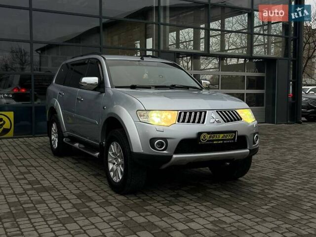 Серый Мицубиси Паджеро Спорт, объемом двигателя 2.48 л и пробегом 157 тыс. км за 16300 $, фото 1 на Automoto.ua