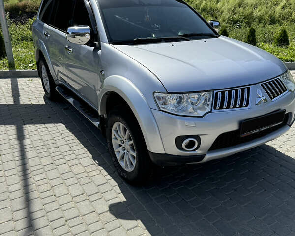 Серый Мицубиси Паджеро Спорт, объемом двигателя 2.48 л и пробегом 200 тыс. км за 15500 $, фото 1 на Automoto.ua