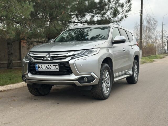 Серый Мицубиси Паджеро Спорт, объемом двигателя 2.4 л и пробегом 270 тыс. км за 19999 $, фото 1 на Automoto.ua