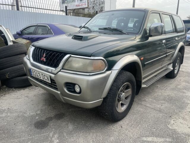 Зеленый Мицубиси Паджеро Спорт, объемом двигателя 2.5 л и пробегом 200 тыс. км за 4200 $, фото 1 на Automoto.ua