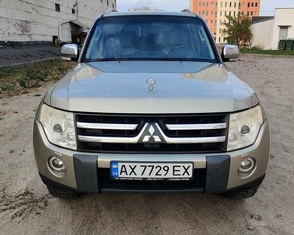 Бежевый Мицубиси Паджеро Вагон, объемом двигателя 2.97 л и пробегом 207 тыс. км за 7500 $, фото 1 на Automoto.ua
