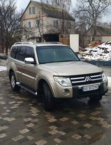 Бежевый Мицубиси Паджеро Вагон, объемом двигателя 2.97 л и пробегом 227 тыс. км за 10500 $, фото 1 на Automoto.ua