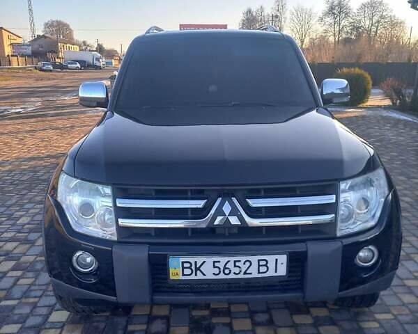 Чорний Міцубісі Паджеро Вагон, об'ємом двигуна 3.2 л та пробігом 350 тис. км за 12000 $, фото 1 на Automoto.ua