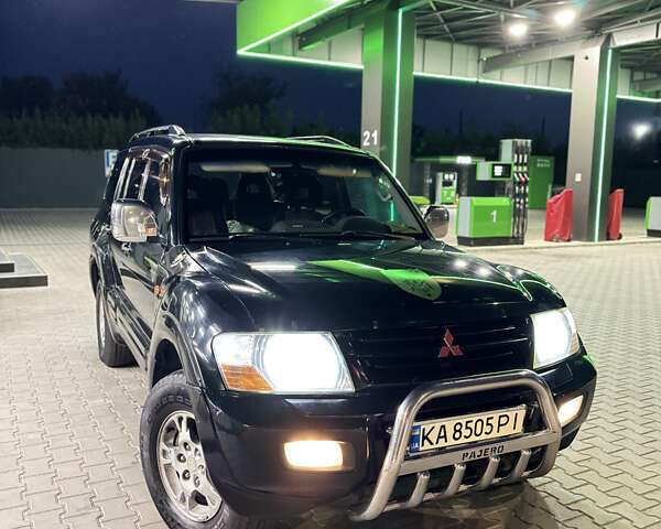 Черный Мицубиси Паджеро Вагон, объемом двигателя 3.5 л и пробегом 320 тыс. км за 8200 $, фото 1 на Automoto.ua