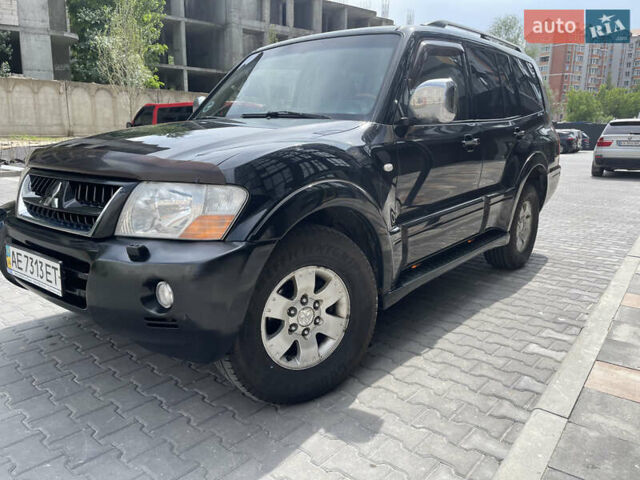 Черный Мицубиси Паджеро Вагон, объемом двигателя 3.2 л и пробегом 403 тыс. км за 9700 $, фото 1 на Automoto.ua