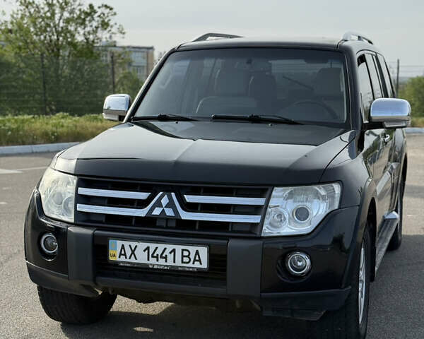 Черный Мицубиси Паджеро Вагон, объемом двигателя 3 л и пробегом 250 тыс. км за 8500 $, фото 1 на Automoto.ua