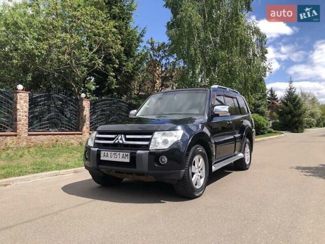 Черный Мицубиси Паджеро Вагон, объемом двигателя 3 л и пробегом 313 тыс. км за 10300 $, фото 1 на Automoto.ua