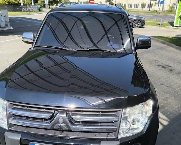 Черный Мицубиси Паджеро Вагон, объемом двигателя 2.97 л и пробегом 241 тыс. км за 15500 $, фото 1 на Automoto.ua