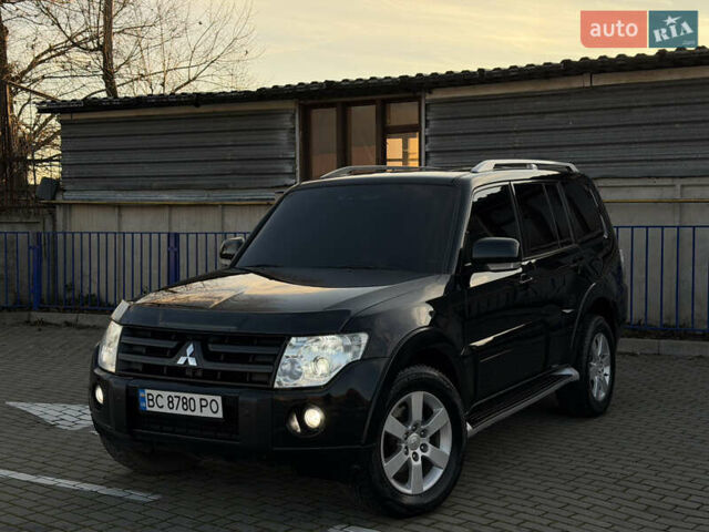 Черный Мицубиси Паджеро Вагон, объемом двигателя 3.2 л и пробегом 328 тыс. км за 13000 $, фото 1 на Automoto.ua