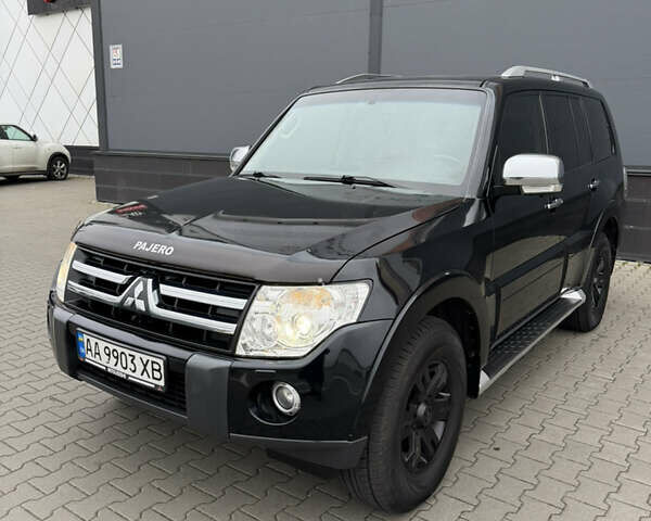 Черный Мицубиси Паджеро Вагон, объемом двигателя 2.97 л и пробегом 218 тыс. км за 11499 $, фото 1 на Automoto.ua