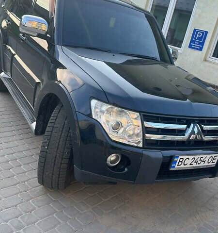 Черный Мицубиси Паджеро Вагон, объемом двигателя 2.97 л и пробегом 215 тыс. км за 13000 $, фото 1 на Automoto.ua