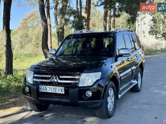 Чорний Міцубісі Паджеро Вагон, об'ємом двигуна 3 л та пробігом 235 тис. км за 10700 $, фото 1 на Automoto.ua